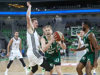 16.5.2025 košarka Olimpija Dubaj Foto Luka Cjuha