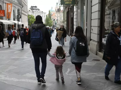 15.05.2024 - simbolična fotografija - družinaFOTO Luka Cjuha