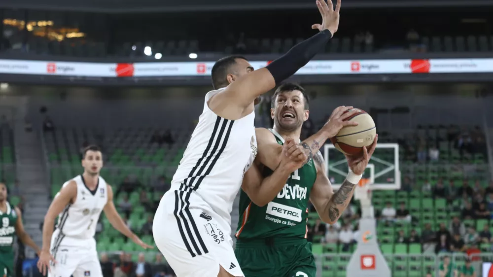 16.5.2025 košarka Olimpija Dubaj Foto Luka Cjuha