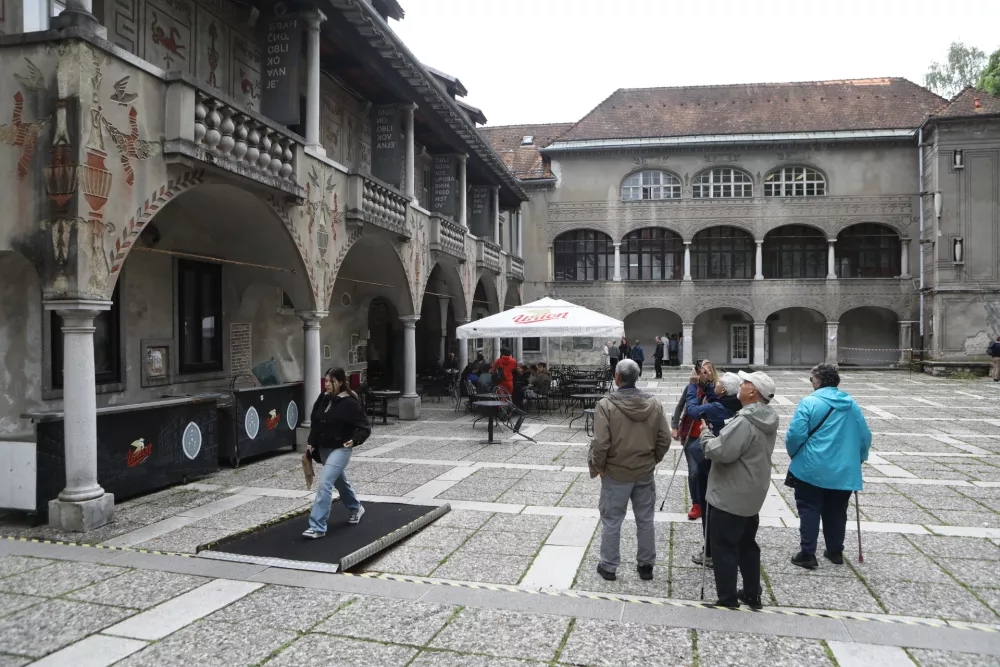 Svetniški klub Levica je predlagal, naj upravljalci mestnih financ iz osnutkov proračunov za prihodnji dve leti umaknejo postavko za nakup lastniškega deleža države na kompleksu Križank. Foto: Luka Cjuha