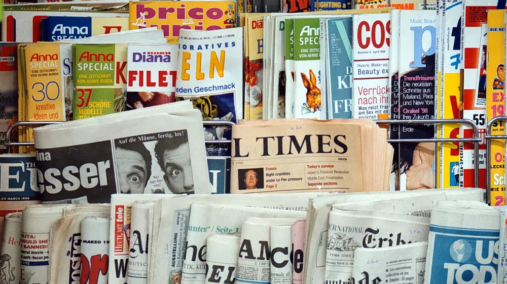 Časopisi, trafika - tiskani mediji - / Foto: Matej Povše