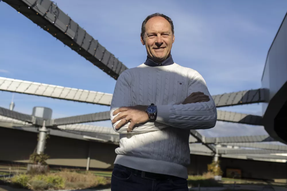 - 07.12.2022 - Jože Potrebuješ, glasbenik in skladatelj, ustanovni član glasbene skupine Čuki, //FOTO: Jaka GasarOPOMBA: Novoletni intervju Nedeljski dnevnik 2022