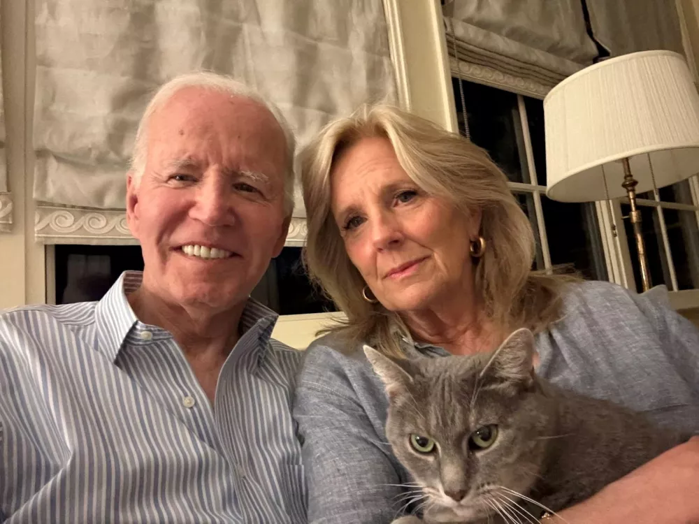 Former U.S. President Joe Biden and former First Lady Jill Biden pose for a selfie photo, in this handout social media picture released May 19, 2025. Joe Biden via X/Handout via REUTERS  THIS IMAGE HAS BEEN SUPPLIED BY A THIRD PARTY   TPX IMAGES OF THE DAY