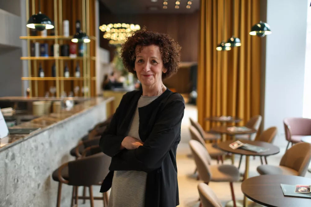 Maja Haderlap, dvojezična avstrijskokoroška slovenska pesnica in pisateljica, je letošnja avtorica v ospredju. Foto: Bojan Velikonja