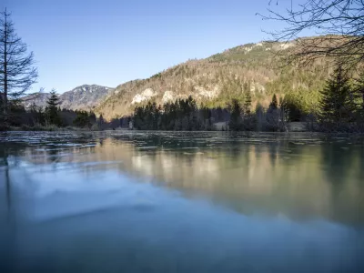 ﻿- 28.12.2019 - simbolična fotografija - jezero Kreda, sonce, voda, zima, narava//FOTO: Matjaž Rušt