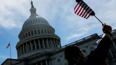 Potem ko je bonitetna agencija Moody's znižala rejting ZDA, so se donosnosti njenih obveznic povečale. Fotografija je simbolična. Foto: Reuters