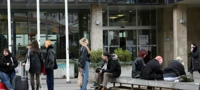 Delavska koalicija vztraja pri svojih zahtevah za spremembo nekaterih ključnih ukrepov predlagane pokojninske reforme, kar sindikati, ki reformo podpirajo, ocenjujejo kot zgrešeno. Fotografija je simbolična. Foto: Tomaž Skale