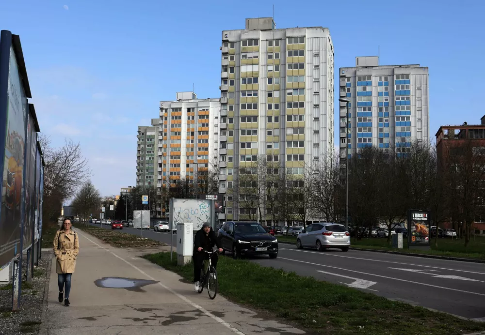 Ljubljanske soseske, ki so nastajale od petdesetih do devetdesetih let prejšnjega stoletja, so v bistvu zasnovane skladno s sodobnim konceptom 15-minutnega mesta oziroma mesta kratkih poti. Foto: Tomaž Skale 