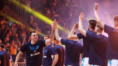 Ljubljana. Stožice. Košarka. Slovenija. Črna GoraLuka Dončič