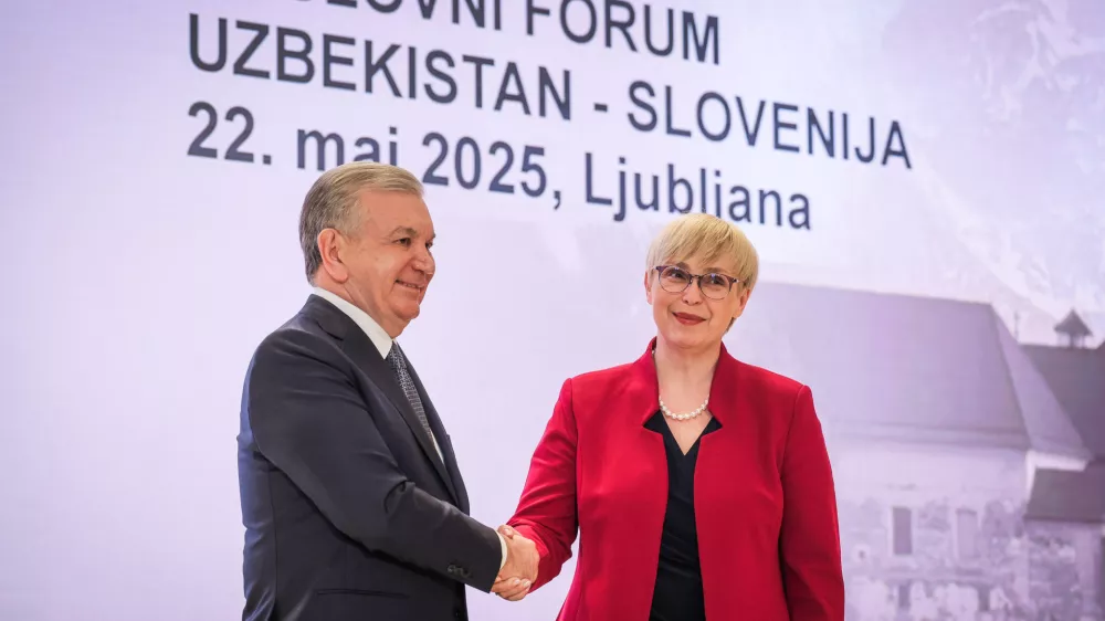 Ljubljana, Grand Plaza Hotel.Uradni obisk uzbekistanskega predsednika Savkata Mirzijojeva.Slovensko-uzbeski poslovni forum, ki ga v okviru obiska uzbekistanske delegacije v Sloveniji pripravlja agencija Spirit.