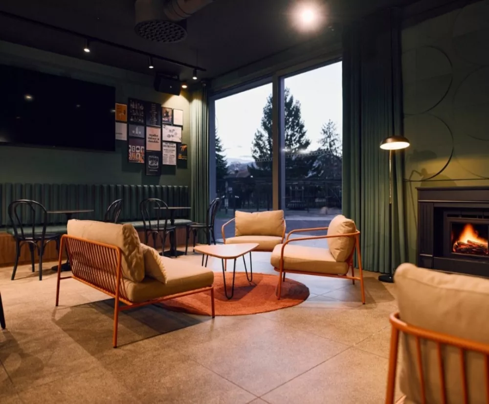 Vsekakor obiščite letošnjo novost v Termah Čatež, povsem prenovljen lokal Cabana – Lounge & Play. F Terme Čatež