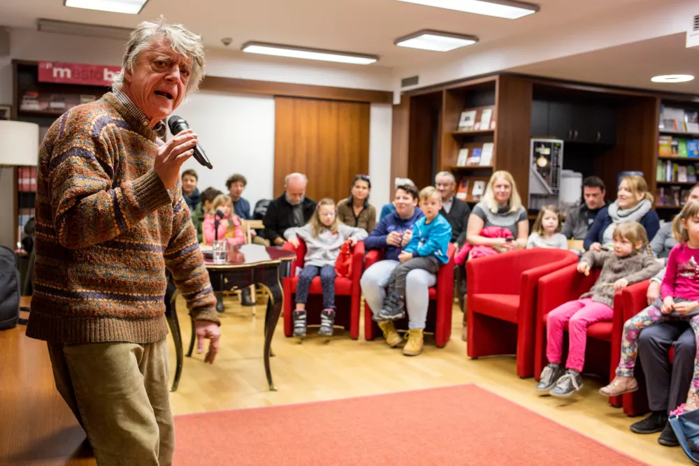 ﻿- Andrej Rozman Roza - knjigarna Konzorcij- 08.02.2017 - Prešernov dan - slovenski kulturni praznik, 8. februar - /FOTO: Matjaž Rušt