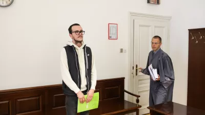 Nino Softić je trenutno v hišnem priporu, pred tožilskimi očitki pa se zagovarja kot nedolžen. Foto: Bojan Velikonja