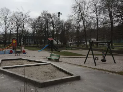 06.02.2025. Bloudkov park, otroško igrišče v parku Tivoli. Foto: Bojan Velikonja 