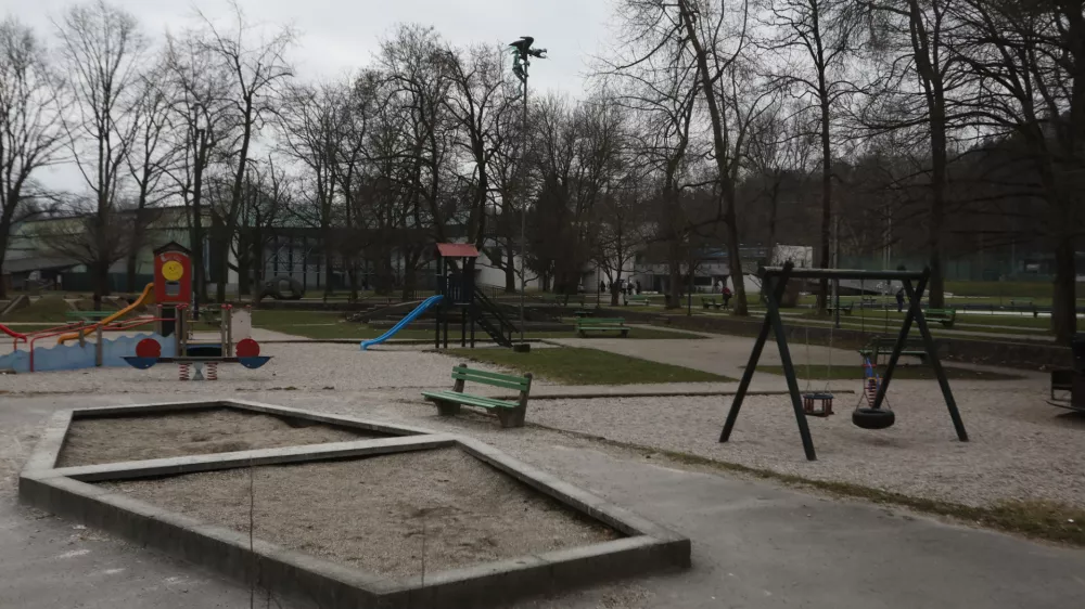 06.02.2025. Bloudkov park, otroško igrišče v parku Tivoli. Foto: Bojan Velikonja 