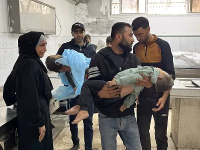 Samo v soboto, ko je izraelska vojska po besedah svojih predstavnikov izvedla »več kot sto napadov na teroriste«, je umrlo 79 Palestincev. Foto: DPA