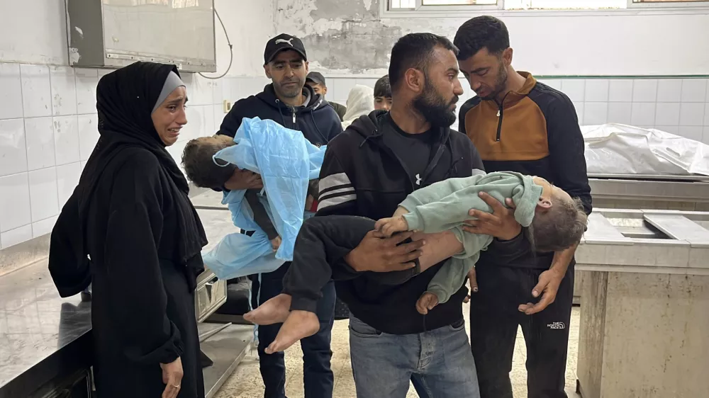 Samo v soboto, ko je izraelska vojska po besedah svojih predstavnikov izvedla »več kot sto napadov na teroriste«, je umrlo 79 Palestincev. Foto: DPA