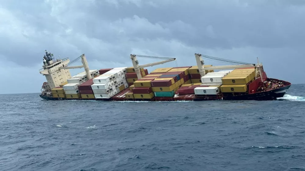 A Liberian-flagged container vessel MSC ELSA 3 sinks off Kerala Coast, India, May 24, 2025. India's Press Information Bureau/Handout via REUTERS THIS IMAGE HAS BEEN SUPPLIED BY A THIRD PARTY. NO RESALES. NO ARCHIVES.   TPX IMAGES OF THE DAY