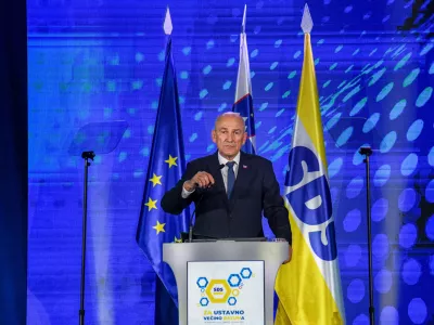 Ormoz, Sportna dvorana Hardek.Kongres stranke SDS.Nagovor ponovno izvoljenega predsednika stranke SDS Janeza Janse.