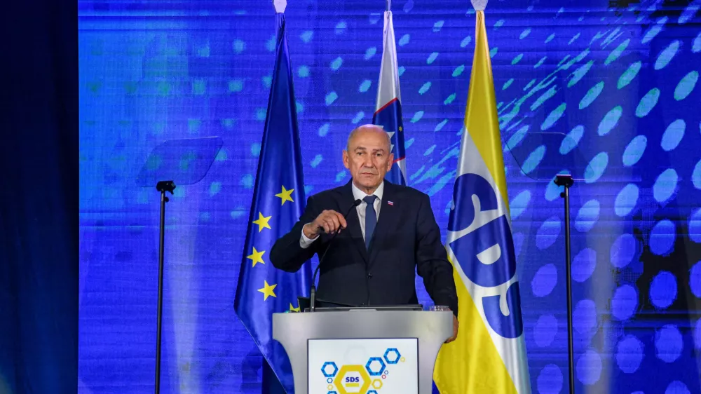 Ormoz, Sportna dvorana Hardek.Kongres stranke SDS.Nagovor ponovno izvoljenega predsednika stranke SDS Janeza Janse.