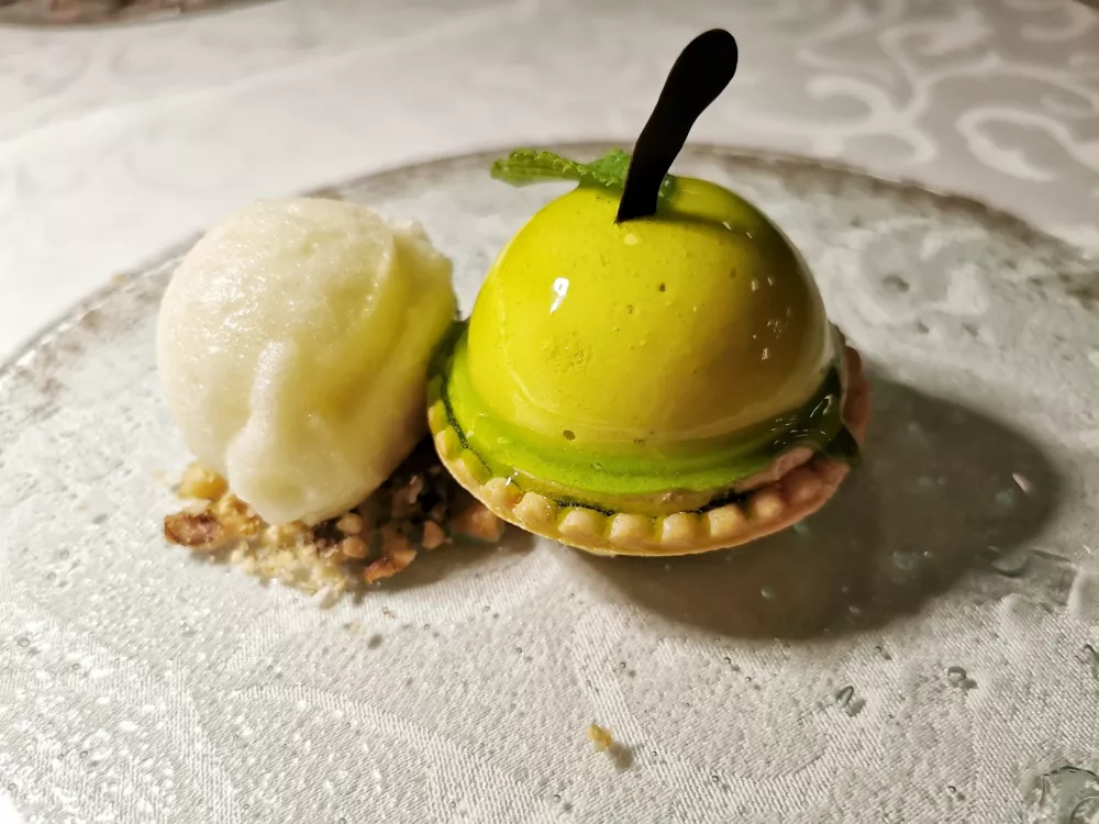 Zeleno jabolko, Gostilna Oštirka