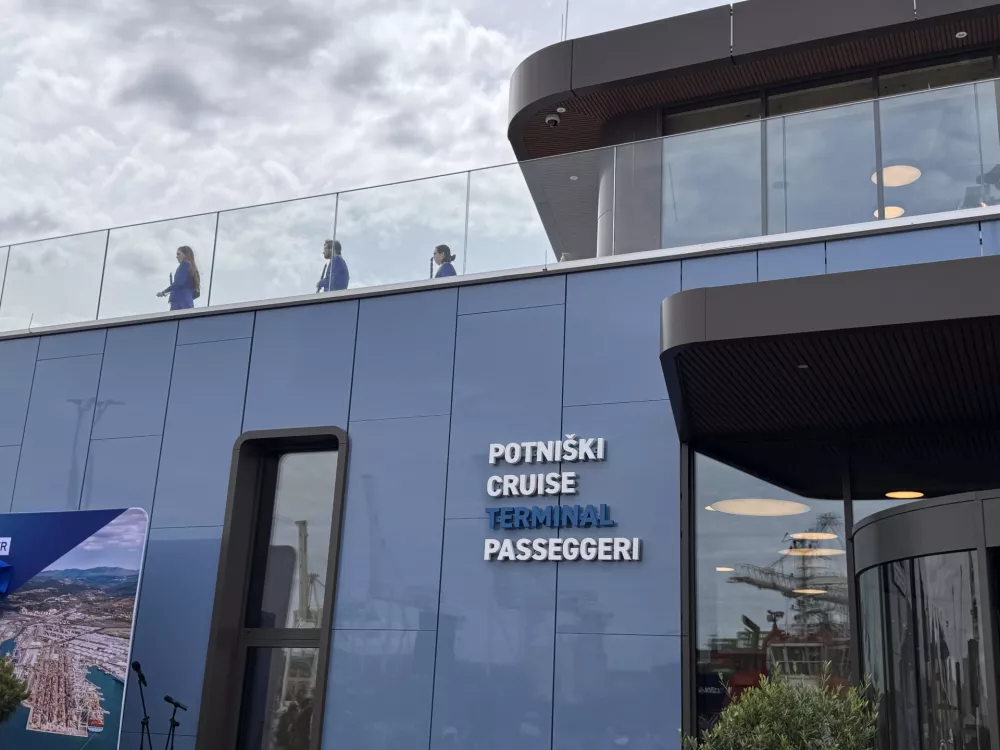 Koper, Potniski terminal.Odprtje stavbe novega potniskega terminala.