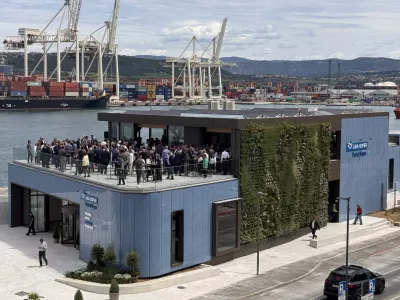 Koper, Potniski terminal.Odprtje stavbe novega potniskega terminala.