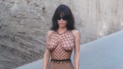 Arhitektka Bianca Censori, žena kontroverznega raperja Kanyeja Westa, še naprej šokira s svojimi drznimi kombinacijami, njene nove fotografije na Instagramu pa so povzročile mešane odzive. F IG/Bianca Censori