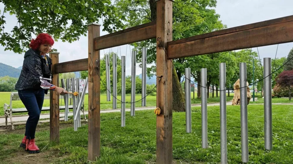 Zvočna zelenica v Celju: vetrne piščali pomirjajo in ustvarjajo posebne vibracije