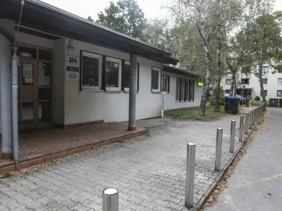 ﻿- 16.09.2020 – Zdravstveni dom ZD Ljubljana – PE Jarše, Kvedrova cesta 31,  //FOTO: Luka Cjuha.