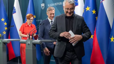 Ljubljana, vlada.Novinarska konferenca ob tretji obletnici dela aktualne vlade, na kateri so sodelovali predsednik vlade Robert Golob, ministrica za kulturo Asta Vrecko in minister za gospodarstvo, turizem in sport Matjaz Han.