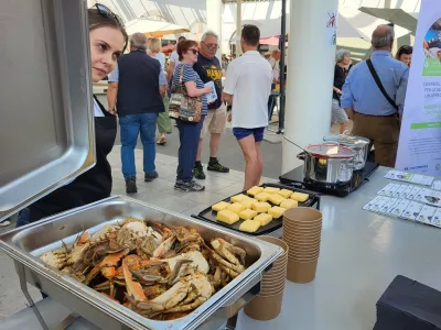 Modra rakovica, predstavitev kulinarike, koprska tržnica Koper / Foto: Katja Gleščič 