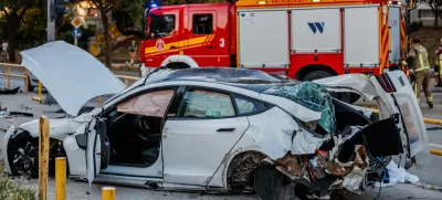 28.05.2025., Split. - Na krizanju Ulice Slobode i Velebitske Ulice dogodila se teska prometna nesreca sa smrtnim slucejem. Vozac auta koji je upravljao Teslom 3 prosao je sa laksim ozljedama. Photo: Zvonimir Barisin/PIXSELL