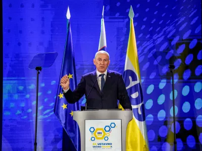 Ormoz, Sportna dvorana Hardek.Kongres stranke SDS.Nagovor ponovno izvoljenega predsednika stranke SDS Janeza Janse.