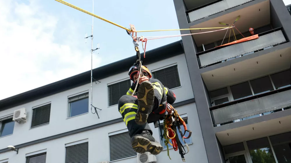 20.05.2025 - Gasiska brigada Ljubljana, Ognjeni zajtrk, gasilciFoto: Tomaž Skale