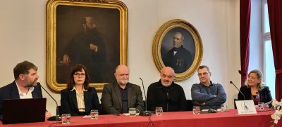 Ljubljana.Okrogla miza Umetna inteligenca in avtorska pravica v Sloveniji.Moderator Luka Novak, Maja Jug Hartman z Drustva slovenskih zaloznikov, ustanovitelj zalozbe Mis Janez Mis, kreativni direktor v oglasevalski agenciji Futura DDB Bostjan Napotnik, vodja Centra za jezikovne vire in tehnologije UL Simon Krek in urednica pri Slovenski matici Ignacija Fridl Jarc.