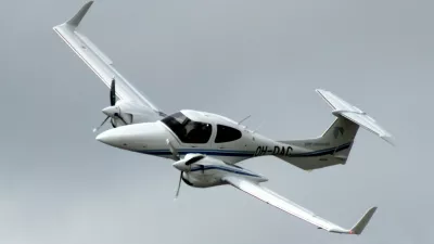 Dvomotorno letalo twin star simbolična