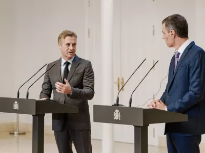 29 May 2025, Spain, Madrid: Spanish Prime Minister Pedro Sanchez and Slovenia's Prime Robert Golob hold a press conference following their meeting at the Moncloa Palace. Photo: Carlos Luján/EUROPA PRESS/dpa