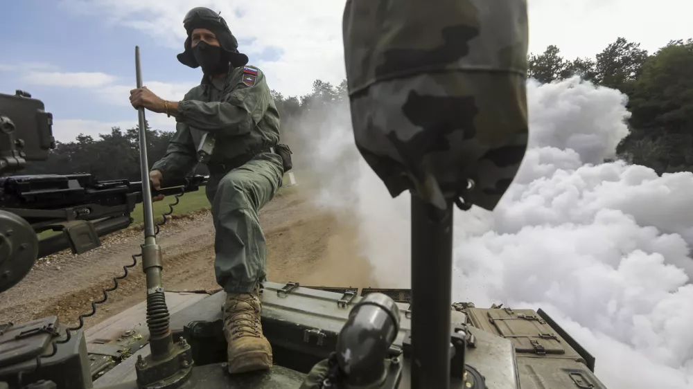 - Tank M-84 - bojno gosenično vozilo - 12.10.2023 - Slovenska vojska (SV) - oklepniki – bojna vozila - oborožitev //FOTO: Luka Cjuha