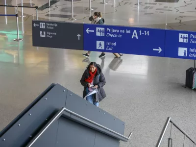 - potniški terminal - - 14.12.2022 - Letališče Jožeta Pučnika Brnik – Aerodrom Ljubljana – Fraport Slovenija //FOTO: Luka Cjuha