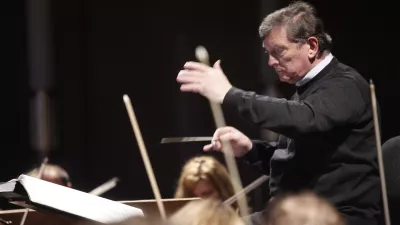 Uroš Lajovic, dirigent in umetniški vodja komornega orkestra Slovenicum; dirigent in revizor opere Črne maske Marija Kogoja//FOTO: Luka Cjuha