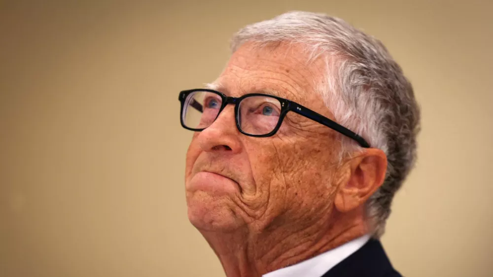 Bill Gates, who pledged on Thursday to give away almost his entire personal wealth in the next two decades and said the world's poorest would receive some $200 billion via his foundation, speaks with Reuters during an interview in New York City, U.S., May 8, 2025. REUTERS/Mike Segar / Foto: Mike Segar