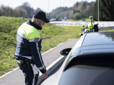 prometni nadzorpolicija - simbolična fotografijaprometna policijavarnost v prometupolicija na motorjihmotoristična policijaprehitri voznikiavtocestna policijaalkotestalkohol v prometu08.04.2025 Policijski nadzor, počivališče PovodjeFOTO: Nik Erik Neubauer