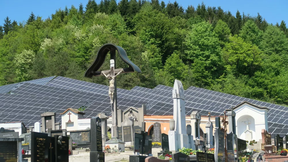 Rečica ob Savinji, sončna elektrarna, paneli, kmetijsko zemljišče. Foto: Tatjana Pihlar 