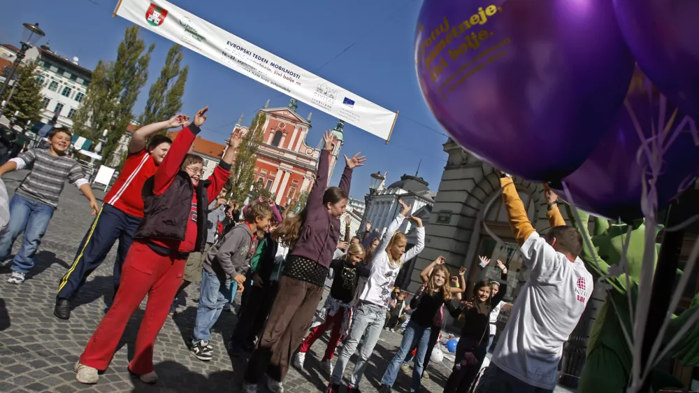 - Rock za prihodnje generacije 2010, tradicionalni okoljski koncert v središču Ljubljane, ki ga je ob zaključku Evropskega tedna mobilnosti pripravilo društvo Planet Zemlja/FOTO: Bojan Velikonja 