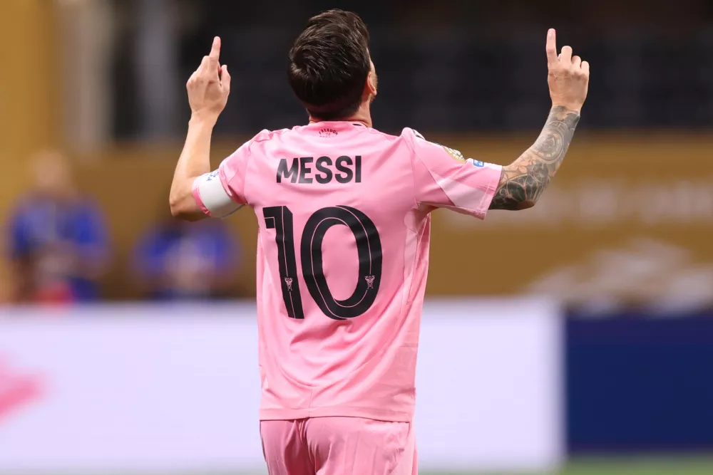 19 June 2025, US, New Jersey: Inter Miami's Lionel Messi celebrates scoring their side's second goal of the game during the FIFA Club World Cup Group A soccer match between Inter Miami CF and FC Porto at Mercedes Benz Stadium. Photo: David Klein/CSM via ZUMA Press Wire/dpa / Foto: David Klein