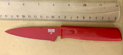 Kuhinjski nož, ki so ga uporabili za pohabljanje Gustavsona.