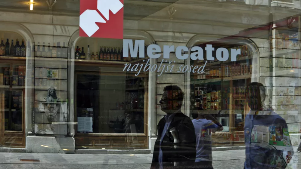 ﻿- ilustrativna fotografija 2013 - Mercator - Stritarjeva ulica - Galerija Kresija, stavba //FOTO: Bojan Velikonja