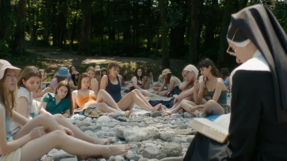 Kaj ti je deklica Urška Djukić