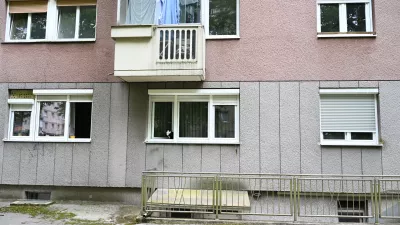 Lastništvo stanovanja je pomembna naložba za varno starost, a ga večina starejših lastnikov ne dojema na takšen način in ga raje hranijo za dediče, kot da bi ga aktivirali za izboljšanje svojega finančnega stanja. Foto: Nik Erik Neubauer